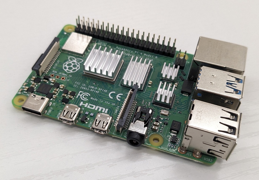 Raspberry Pi4 Model B 4GBの本体画像